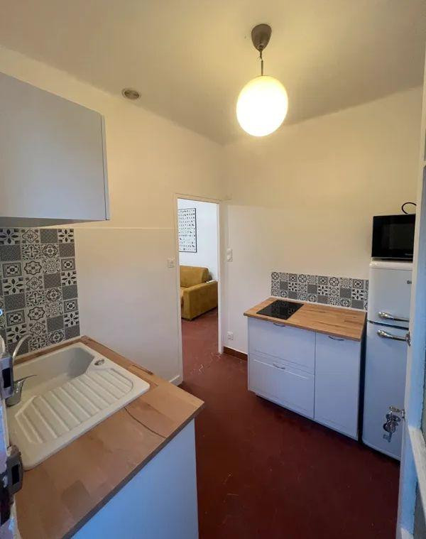 
                                                Location
                                                 Superbe studio indépendant au haut Claret à Toulon