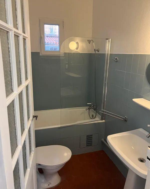 
                                                Location
                                                 Superbe studio indépendant au haut Claret à Toulon