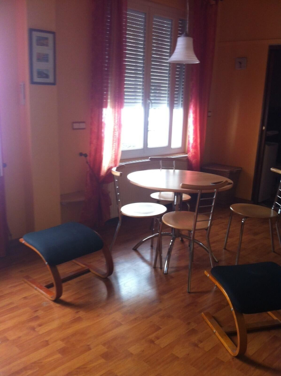 
                                                Location
                                                 Superbe studio/loft meublé 35m² comme une maison