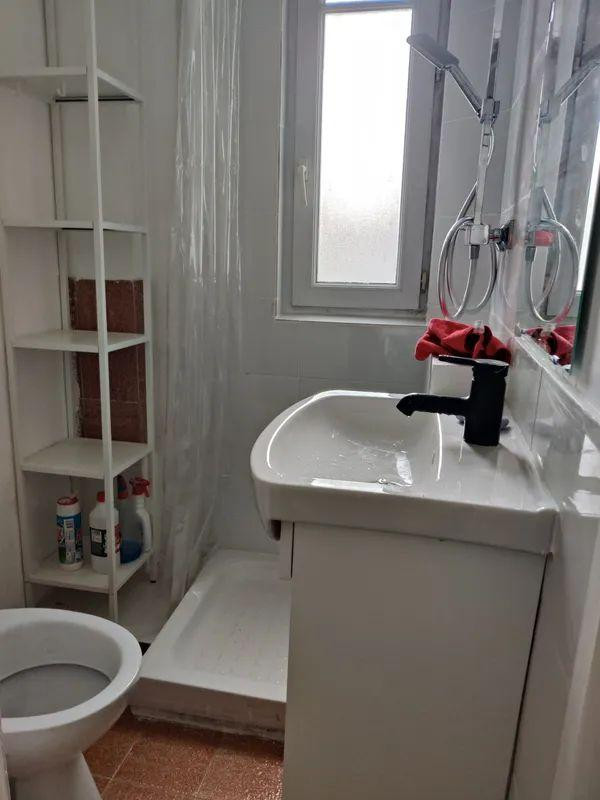 
                                                Location
                                                 Superbe studio meublé 13m² Convention Paris 15