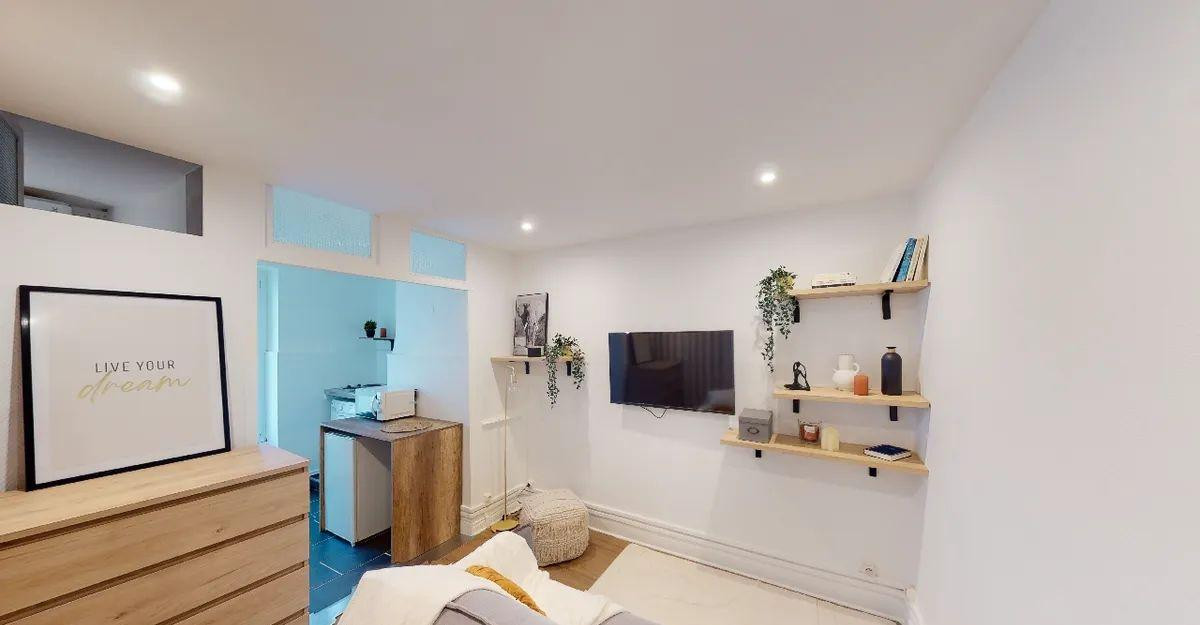 
                                                Location
                                                 Superbe Studio meublé 15m2 à Lyon Bellecour