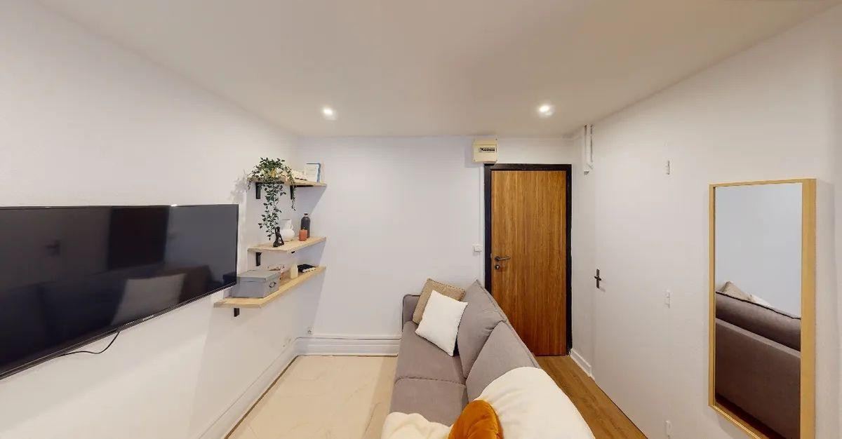 
                                                Location
                                                 Superbe Studio meublé 15m2 à Lyon Bellecour