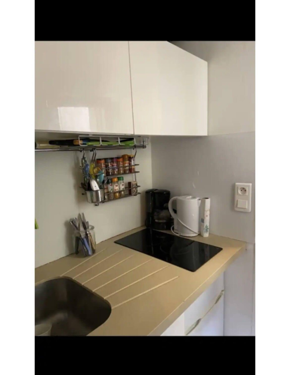 
                                                Location
                                                 Superbe studio meublé 18m² au calme