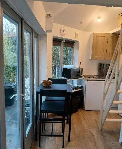 
                                                Location
                                                 Superbe studio meublé 20m² avec terrasse et jardin