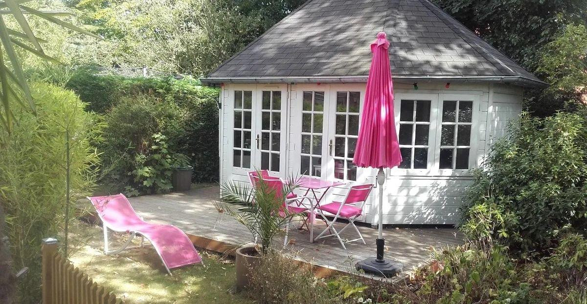 
                                                Location
                                                 Superbe studio meublé 20m² avec terrasse et jardin