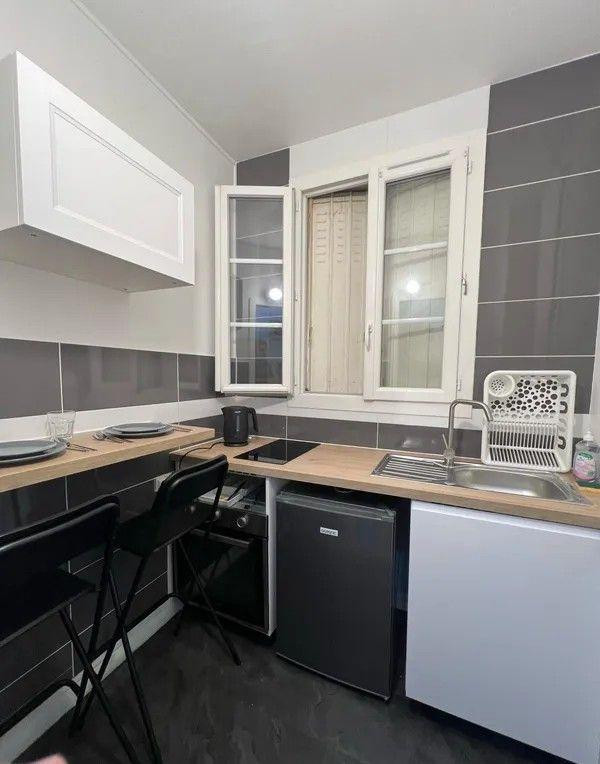 
                                                Location
                                                 Superbe studio meublé 20m² entièrement rénové
