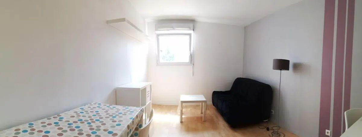 
                                                Location
                                                 Superbe studio meublé 20m2 à NANTES