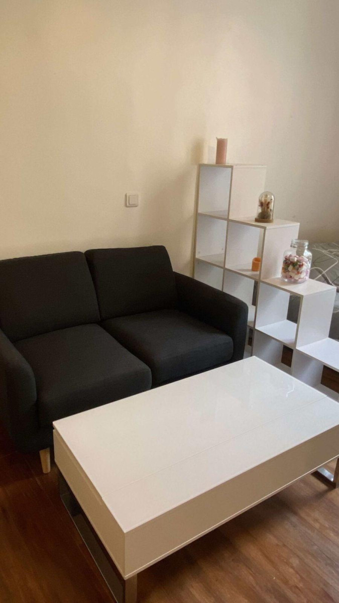 
                                                Location
                                                 Superbe studio meublé 21m² tout compris au calme