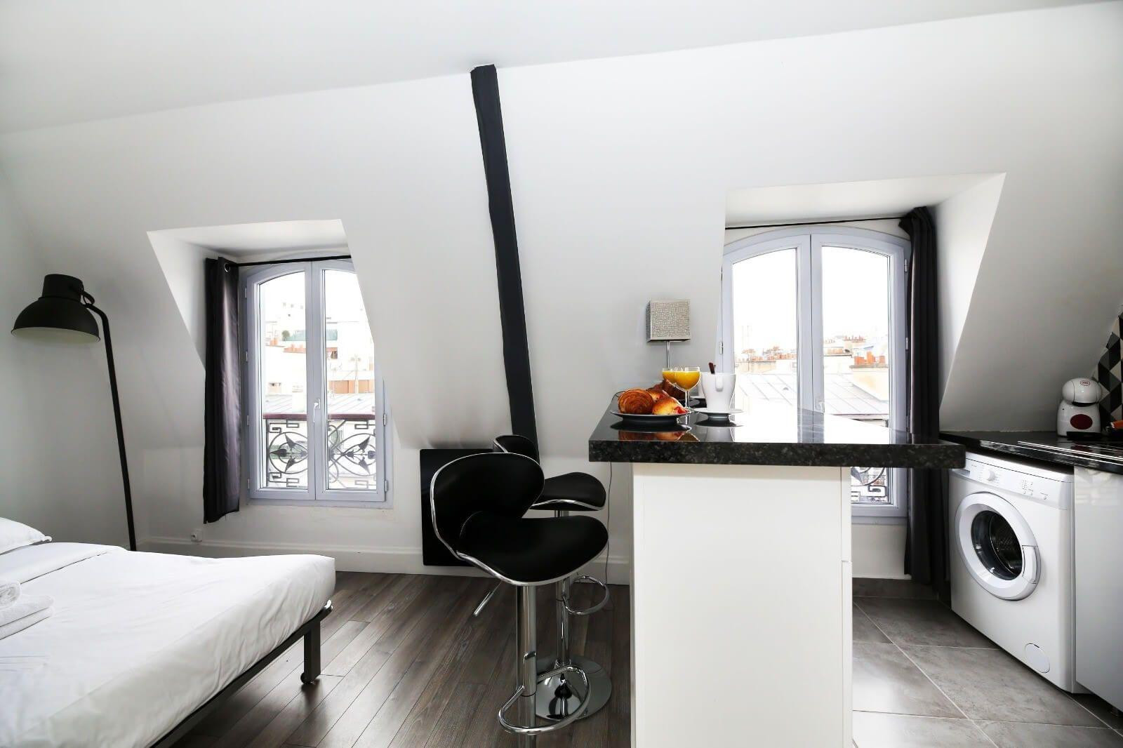 
                                                Location
                                                 Superbe studio meublé 23m² proche marché Poncelet