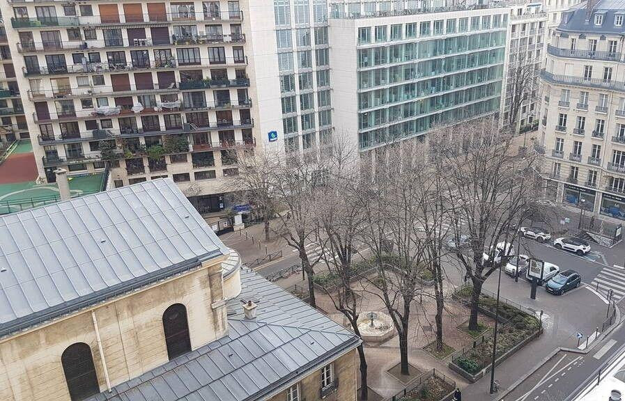 
                                                Location
                                                 Superbe studio meublé 26m² + balcon/terrasse