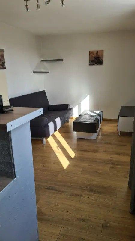 
                                                Location
                                                 Superbe studio meublé 27m² centre ville Bughes