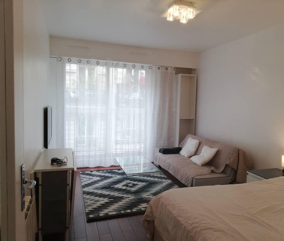 
                                                Location
                                                 Superbe studio meublé 30m² proche Buttes Chaumont