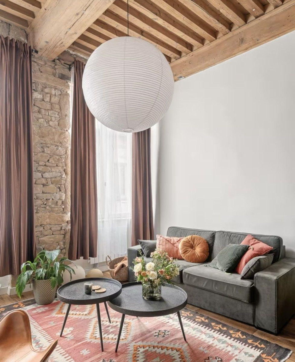 
                                                Location
                                                 Superbe studio meublé 31m² (42m² au sol)