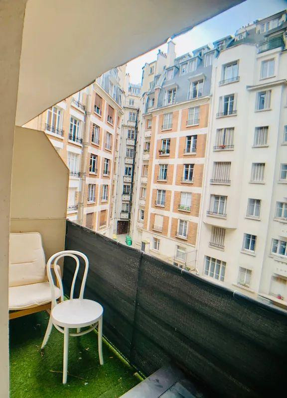 
                                                Location
                                                 Superbe studio meublé 32m² Paris 17ème