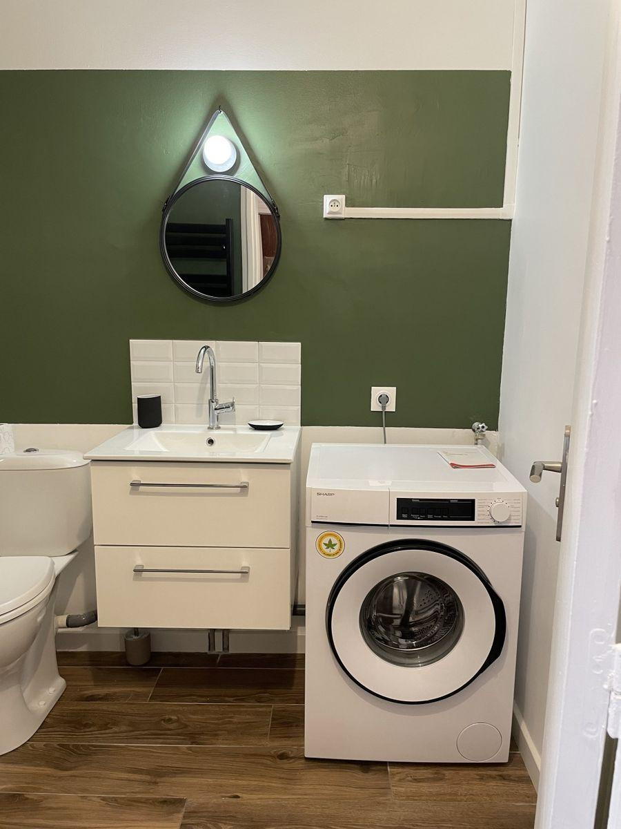 
                                                Location
                                                 Superbe Studio meublé 32m2 à Marseille La Timone