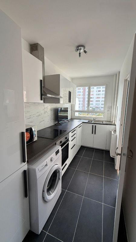 
                                                Location
                                                 Superbe studio meublé 35m² rénové avec soin