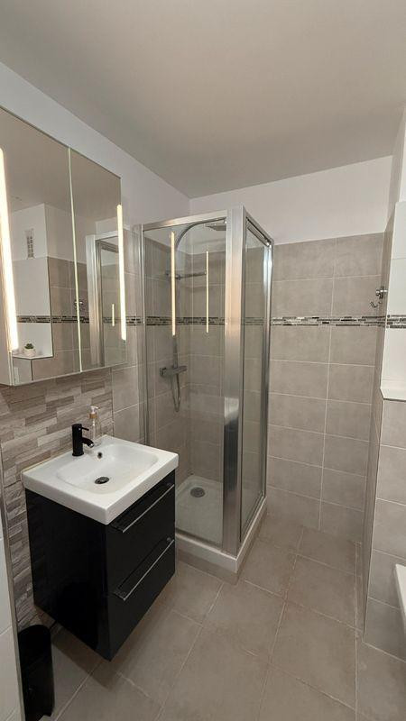 
                                                Location
                                                 Superbe studio meublé 35m² rénové avec soin