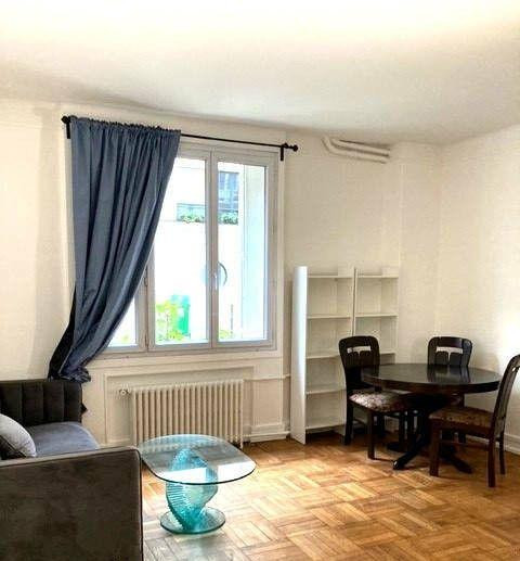 
                                                Location
                                                 Superbe studio meublé 36m² Paris 15 Plaisance