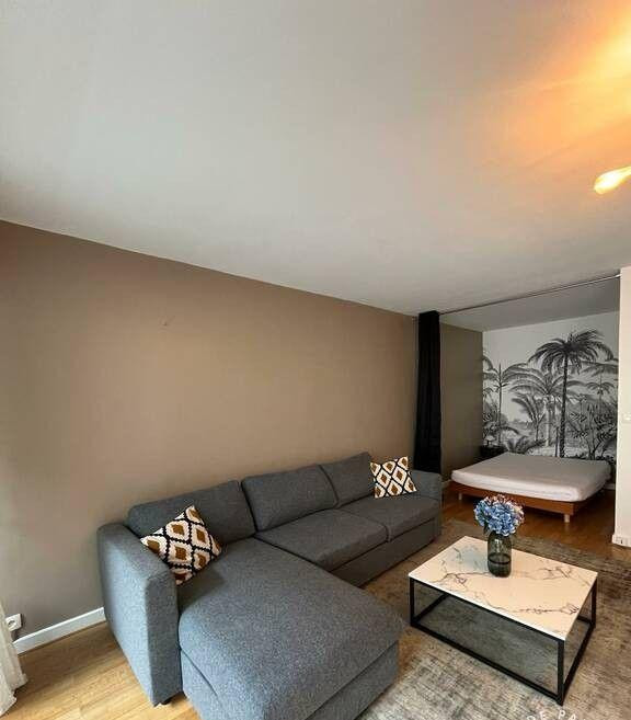 
                                                Location
                                                 Superbe studio meublé 42m² Paris 7 Ecole militaire
