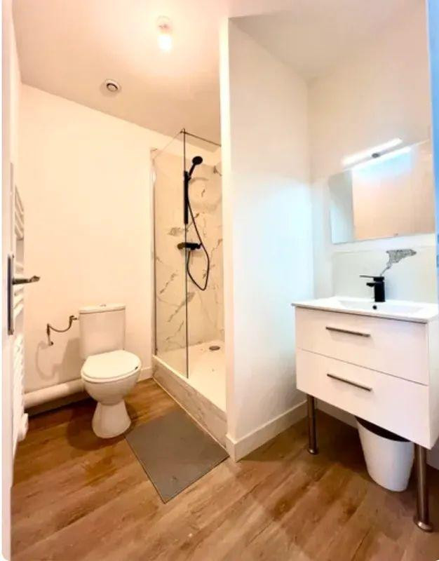 
                                                Location
                                                 Superbe studio meublé à neuf 24m² Rue du Baignoir