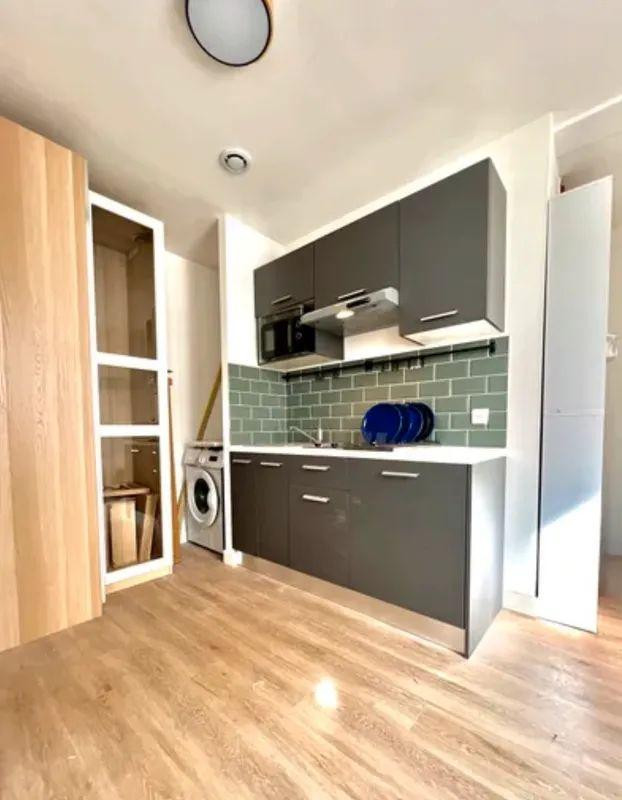 
                                                Location
                                                 Superbe studio meublé à neuf 24m² Rue du Baignoir