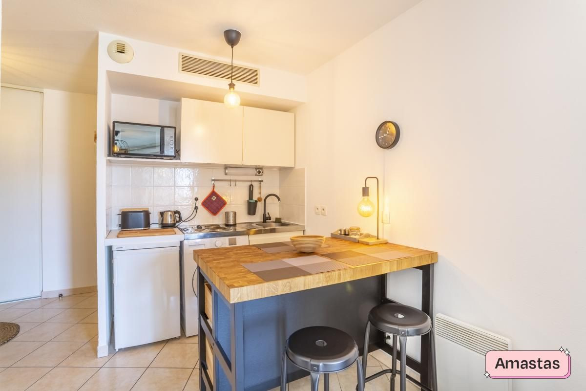 
                                                Location
                                                 Superbe studio meublé dans le 8eme arrondissement de Marseille