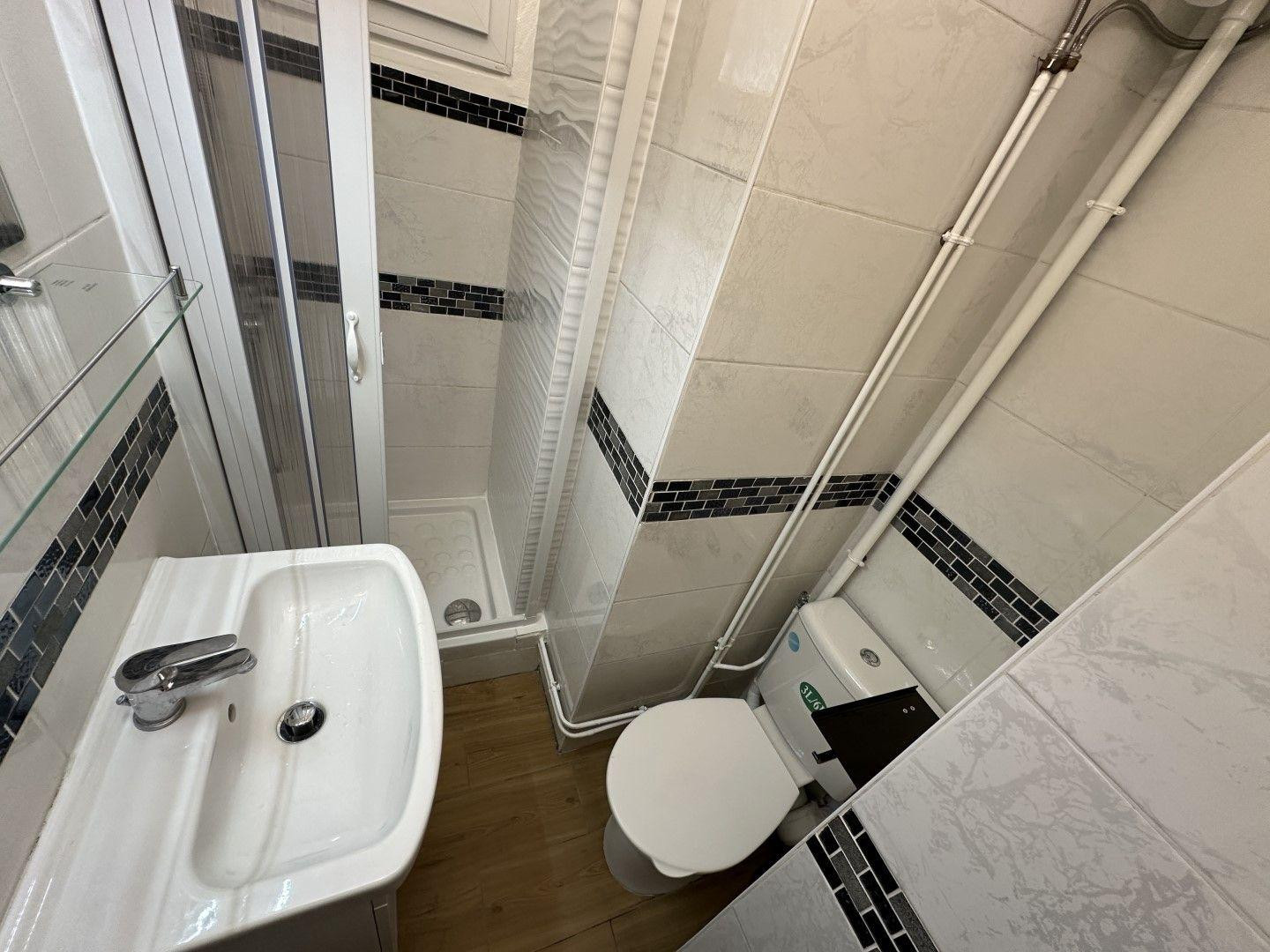 
                                                Location
                                                 Superbe studio meublé rénové 23m² à Montmartre