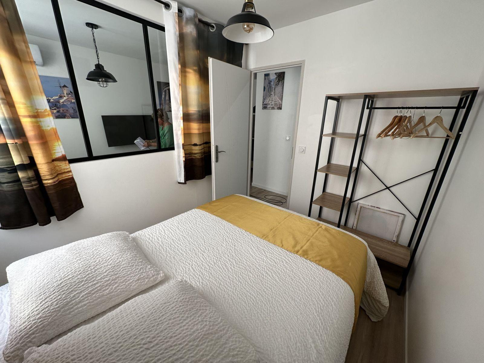 
                                                Location
                                                 Superbe studio meublé standing  25 m², CLIM, Wifi.