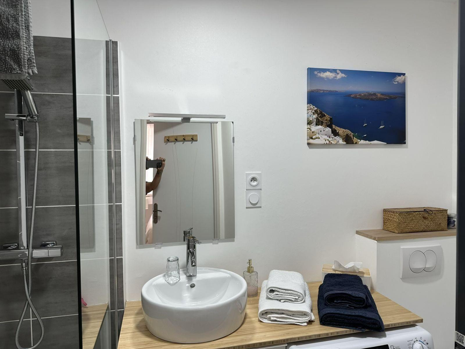 
                                                Location
                                                 Superbe studio meublé standing  25 m², CLIM, Wifi.