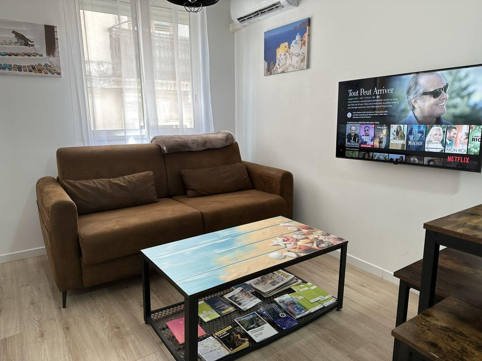 
                                                Location
                                                 Superbe studio meublé standing  25 m², CLIM, Wifi.