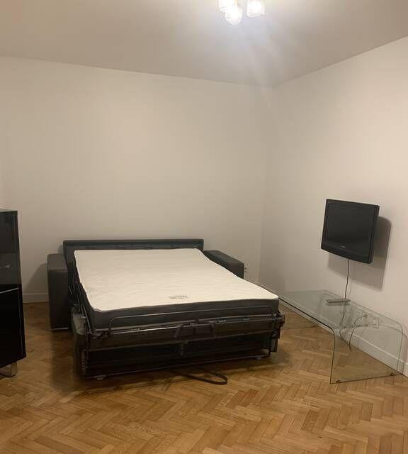 
                                                Location
                                                 Superbe studio rénové 25 m2 à Issy-les-Moulineaux