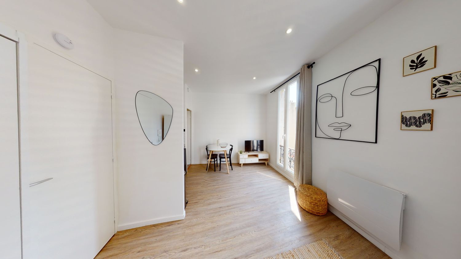 
                                                Location
                                                 Superbe studio rénové dans le 5ème arrondissement