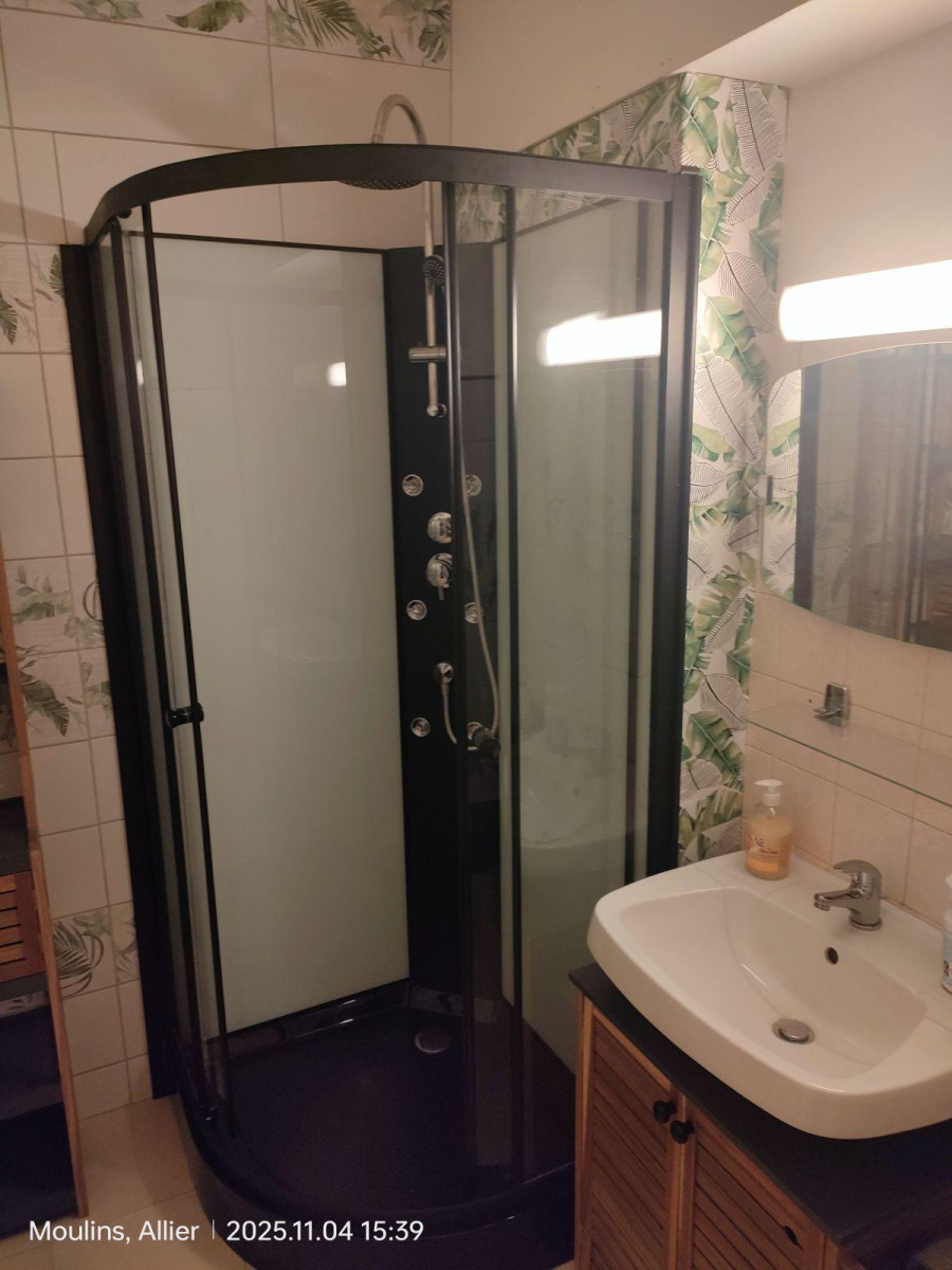 
                                                Location
                                                 Superbe T1 rez  de jardin 35m2
Rénové meublé