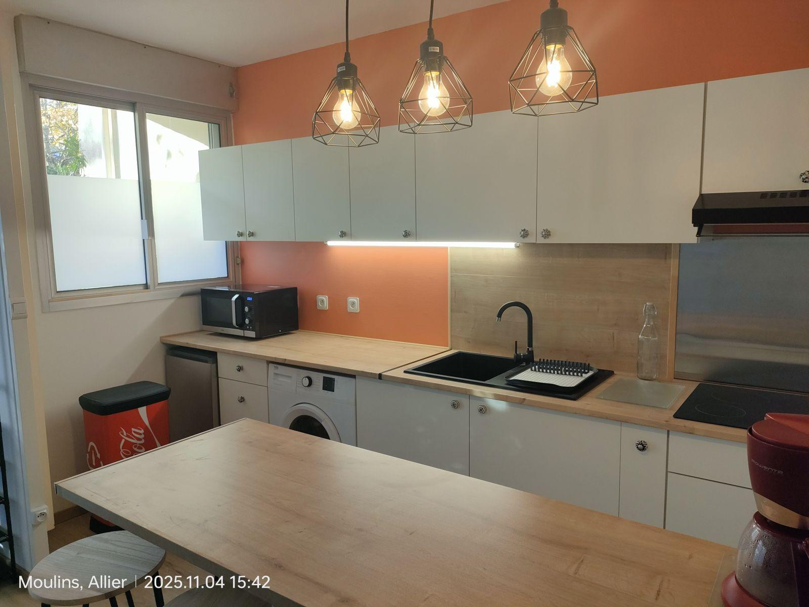 
                                                Location
                                                 Superbe T1 rez  de jardin 35m2
Rénové meublé