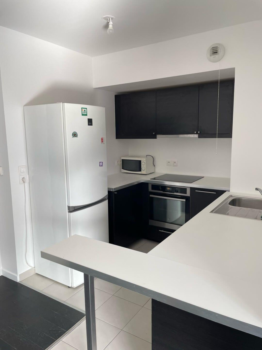 
                                                Location
                                                 Superbe T2 46m² meublé, très agréable