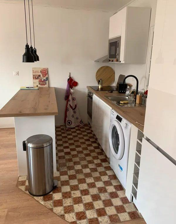 
                                                Location
                                                 Superbe T2 meublé 50m² lumineux et refait à neuf