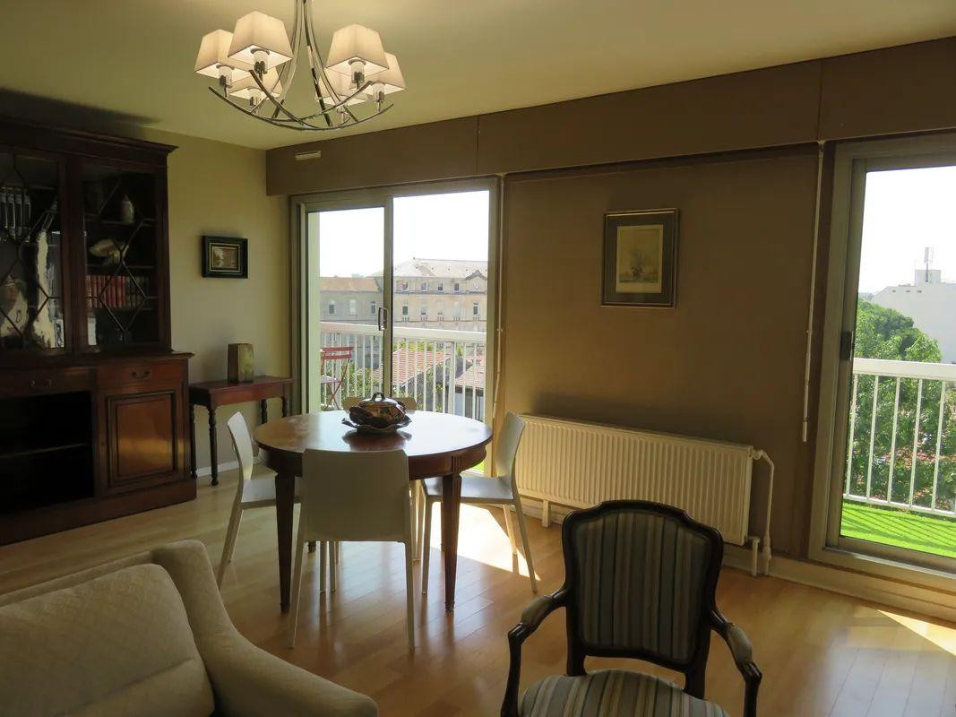 
                                                Location
                                                 Superbe T2 meublé 62m² sans vis à vis Saint Genès