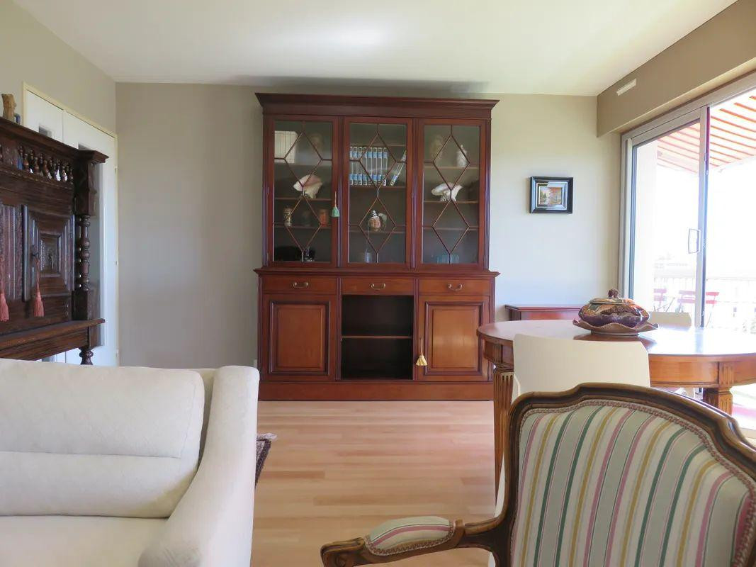 
                                                Location
                                                 Superbe T2 meublé 62m² sans vis à vis Saint Genès