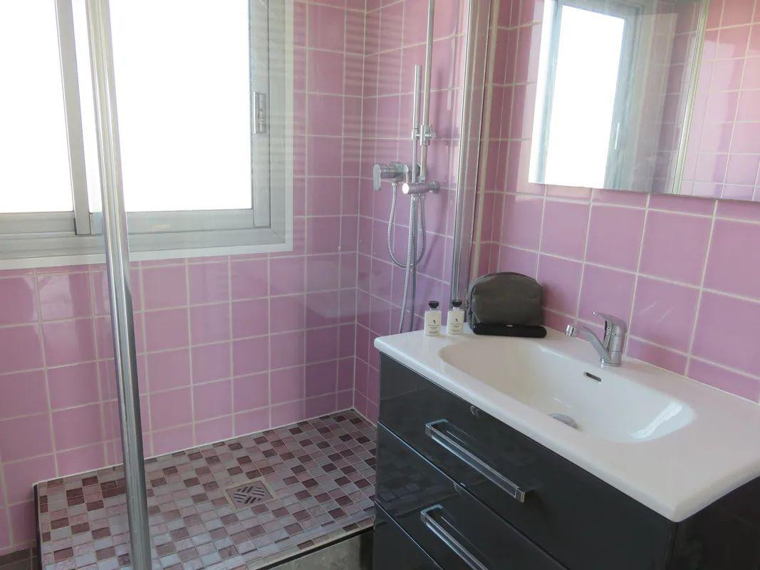 
                                                Location
                                                 Superbe T2 meublé 62m² sans vis à vis Saint Genès