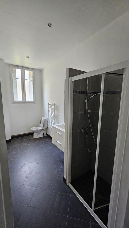 
                                                Location
                                                 Superbe T2 refait à neuf, chauffage inclus