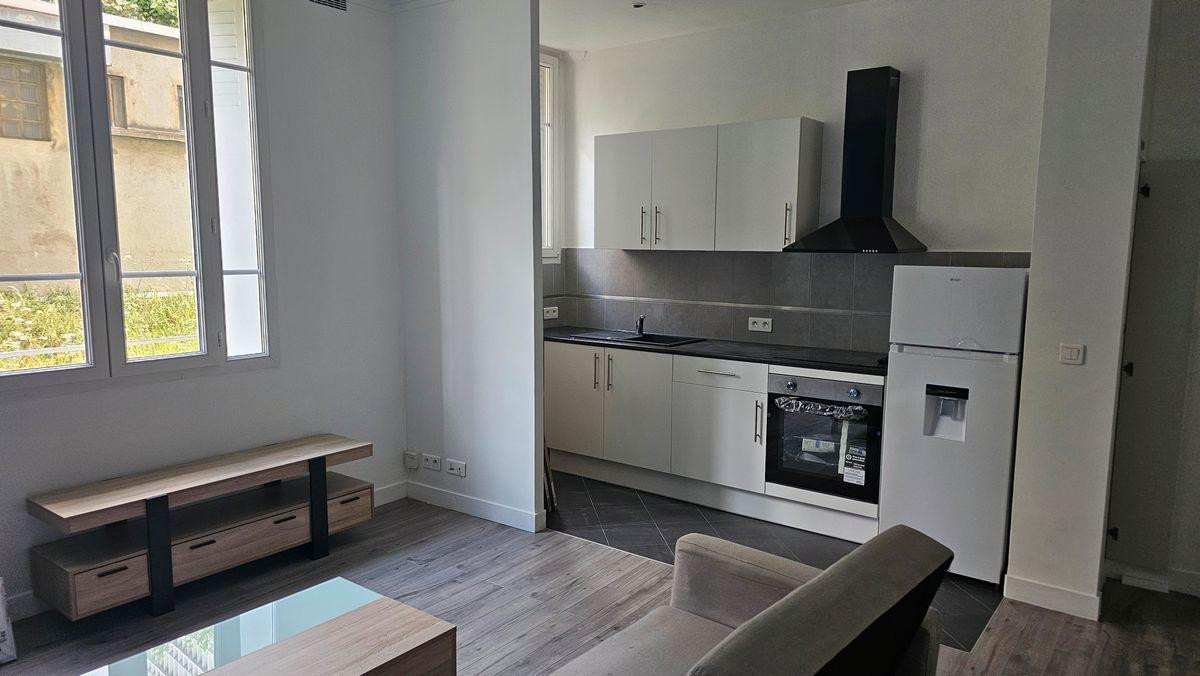 
                                                Location
                                                 Superbe T2 refait à neuf, chauffage inclus