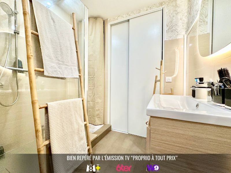 
                                                Vente
                                                 Superbe T2 rénové – Dernier étage – Gambetta