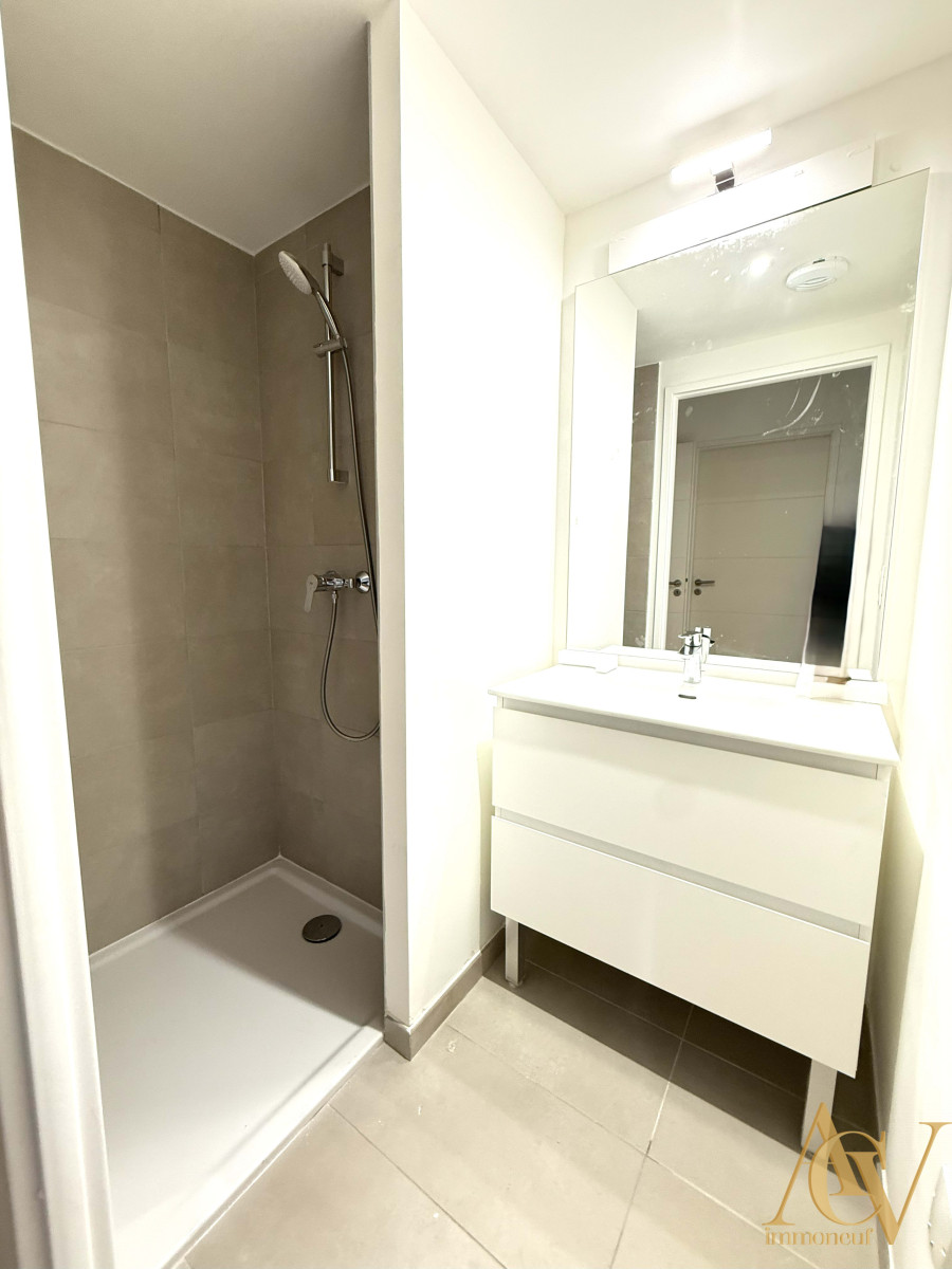 
                                                Vente
                                                 Superbe T3 avec Terrasse et Jardin à Cogolin