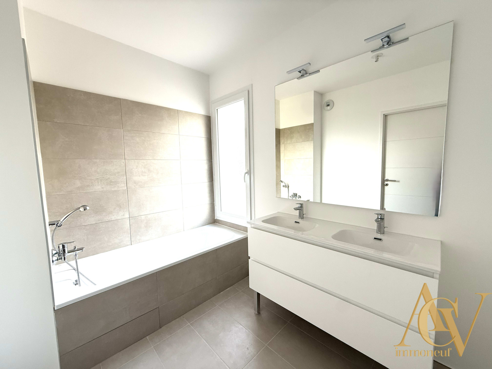 
                                                Vente
                                                 Superbe T3 avec Terrasse et Jardin à Cogolin