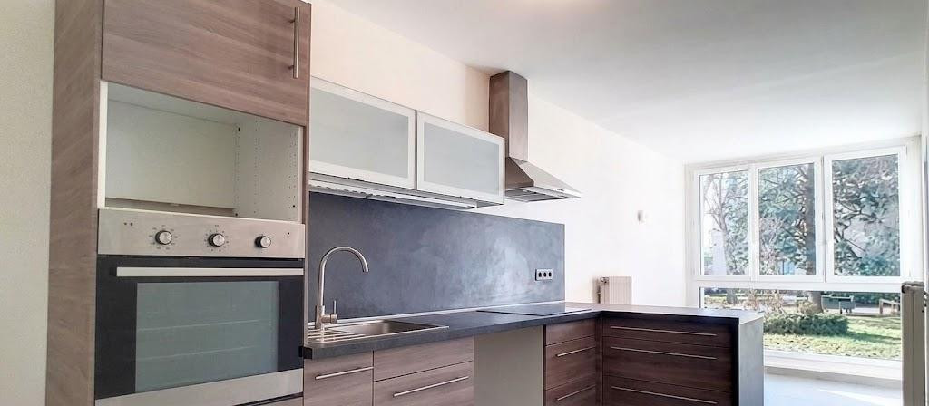 
                                                Location
                                                 Superbe T3 lumineux et moderne avec vue sur parc
