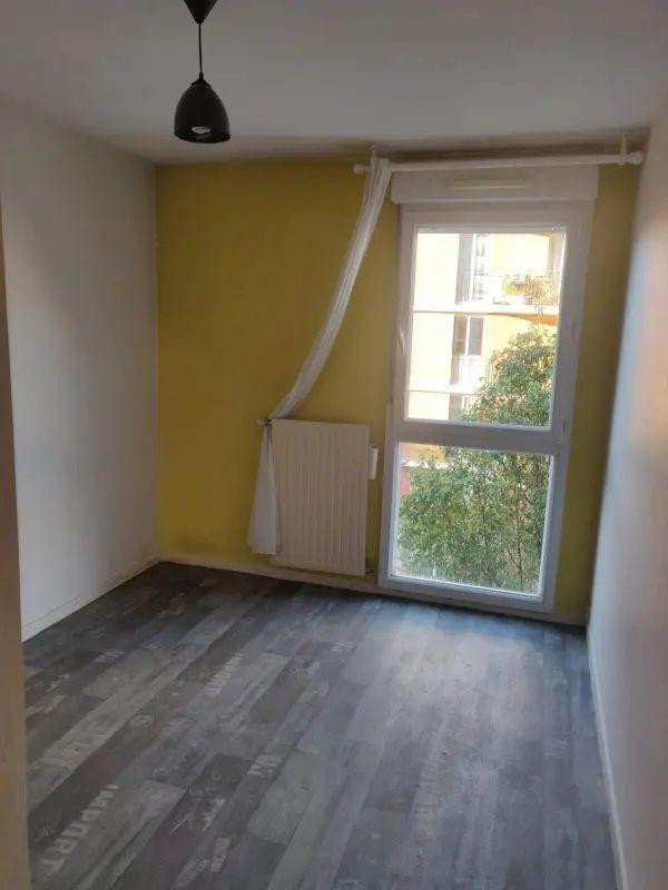 
                                                Location
                                                 Superbe T3, meublé et décoré avec goût