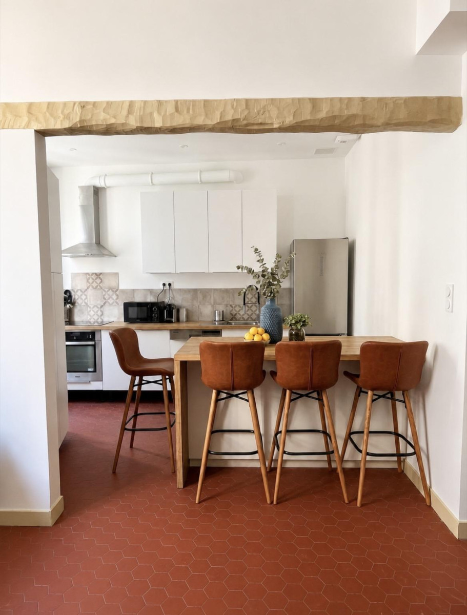 
                                                Location
                                                 Superbe T3 meublé rénové avec balcon