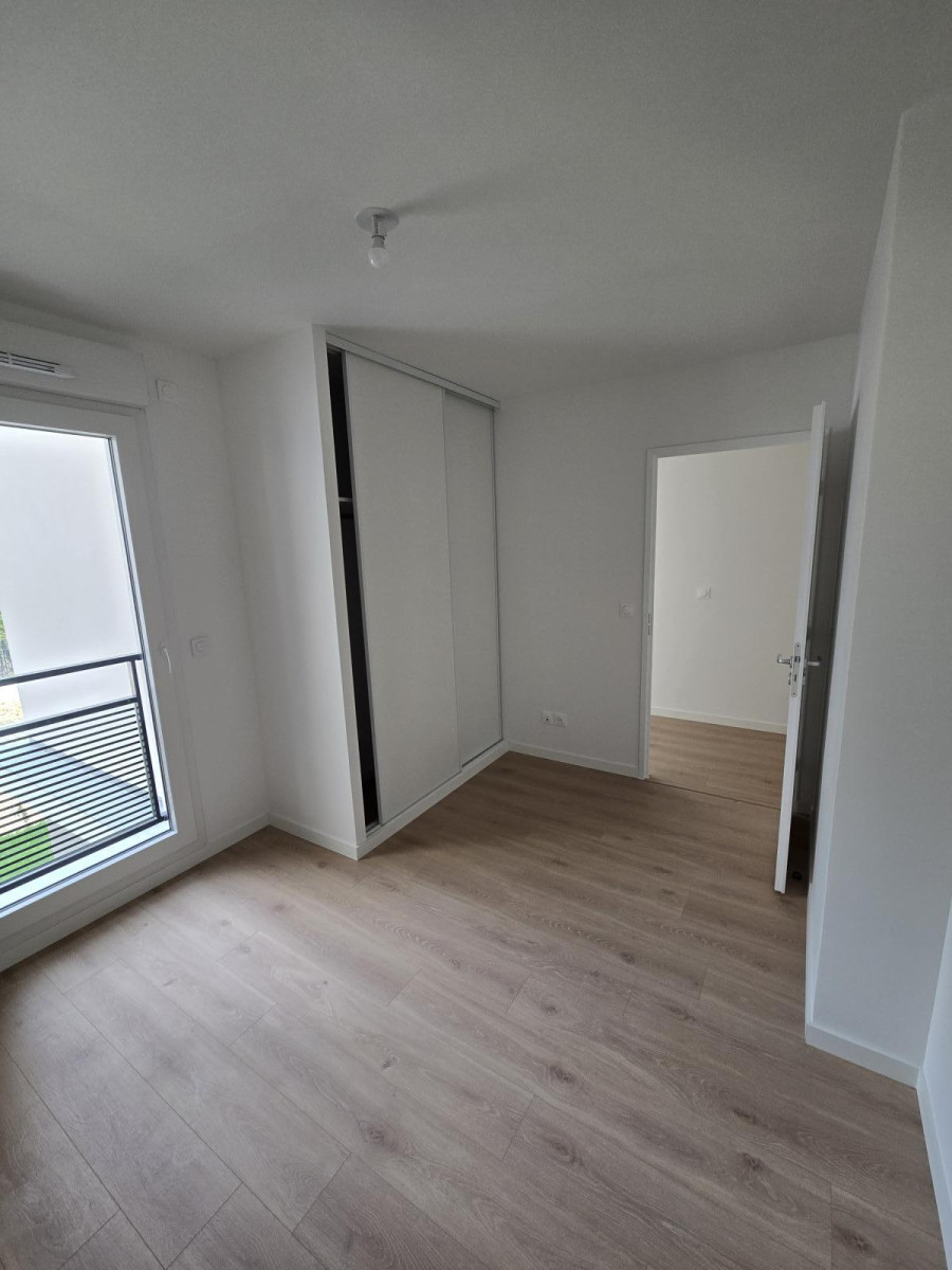 
                                                Location
                                                 Superbe T3 neuf  72m2 avec balcon et parking