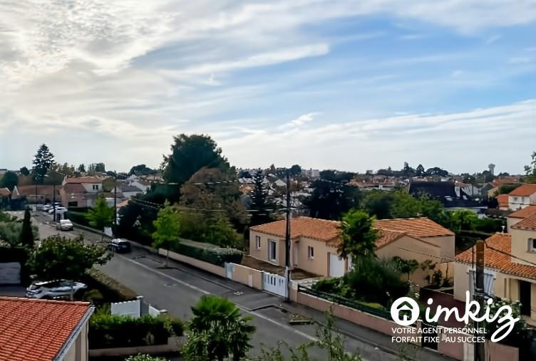
                                                Vente
                                                 Superbe T4 avec grande terrasse plein sud