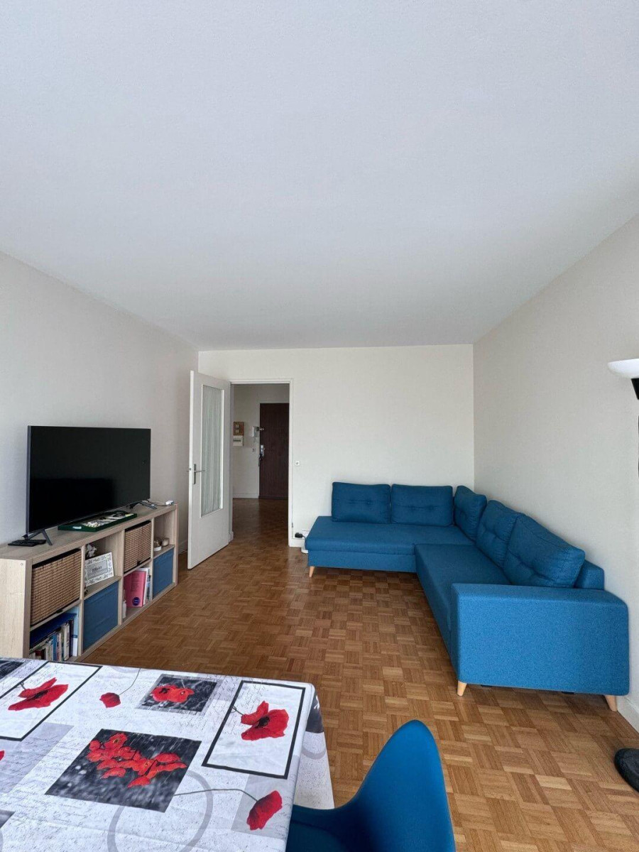 
                                                Location
                                                 Superbe T4 de 80m² avec terrasse et plein sud